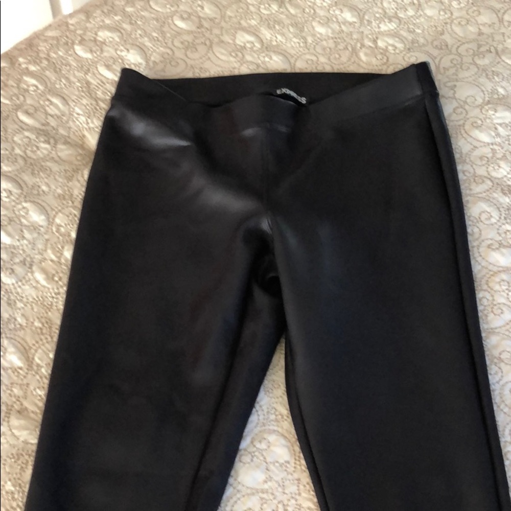Express Liquid Legging Size Medium
